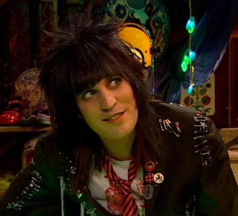 vince noir noel fielding the mighty boosh Noel Fielding Mighty Boosh, Vince Noir, Strange People, Transition Goals, Mighty Boosh, The Mighty Boosh, Noel Fielding, Through Time And Space, Favourite Characters