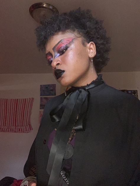 #gothicstyle Trad Goth Makeup Poc, Poc Goth, Goth Prom, Trad Goth Makeup, Afro Goth, Gothic Looks, Goth Hair, Goth Subculture, Black Goth