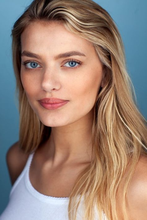 Bregje Heinen Bregje Heinen, Bold Lip Color, Dutch Girl, Look Into My Eyes, Light Hair, Blonde Beauty, Face Claims, Celebrities Female, Natural Makeup