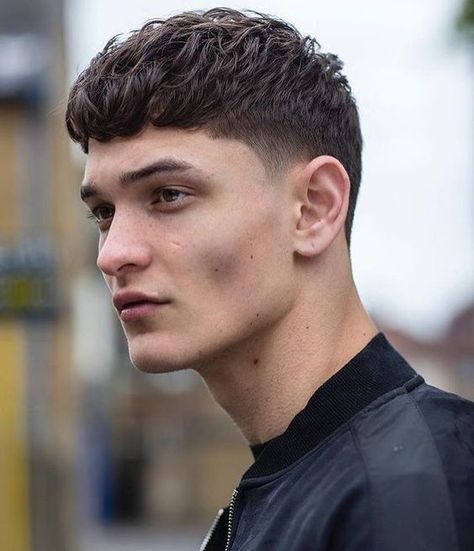 Stylish 2024 Medium Mens Haircuts with Bangs - Find Your Trendy Look Mens Haircuts Thick Hair, Haircut Quotes, Very Short Hair Men, Crew Cut Haircut, Young Men Haircuts, Haircut Names For Men, Buzz Cut Hairstyles, Mens Haircuts Short Hair, Crop Haircut