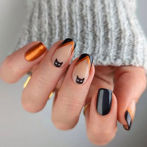 28 Best Halloween Nail Ideas and Designs To Try - Paisley & Sparrow Cat Nail Designs, Halloween Nail Ideas, Nail Art Halloween, Halloween Manicure, Nail Art For Beginners, Cat Nails, Halloween Nail Designs, Halloween Nail, Halloween Nail Art