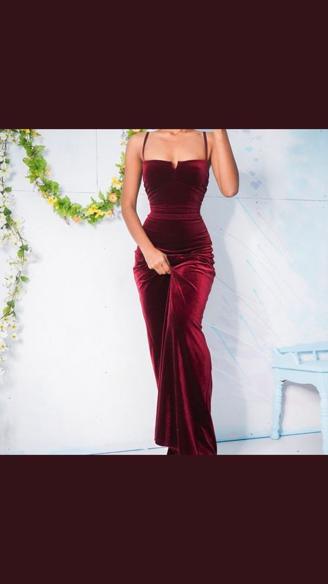 Elegant Seductive Style, Red Prom Dresses Long Elegant, Red Dinner Dress, Long Tight Dresses, Horror Birthday, Red Corset Dress, Matric Dance Dresses, Crimson Dress, Red Fitted Dress