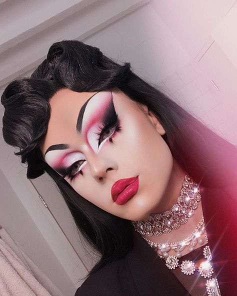 Drag Queens Makeup, Drag Queen Makeup Looks, Dragula Drag, Drag Makeup Looks, Drag Nails, Drag Makeup Ideas, Tattoos Architecture, Drag Queen Fashion, Translucent Setting Powder