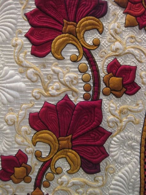 beautiful details Quilt Flowers, Colchas Quilting, Golden Embroidery, Embroidery Beads, Longarm Quilting Designs, Quilled Creations, Machine Quilting Designs, Diy Event, Crazy Quilting