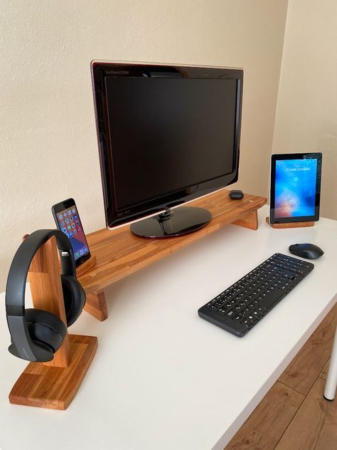 This set has everything you need to organize your desk. Monitor Stand, Tablet Stand, Smartphone Stand and Headphone Stand Handcrafted from solid wood. Finished with linseed oil, natural and VOC-free. It has a smooth surface and a saturated, matte appearance. It is shipped disassembled, easily assembled. Designed by agactan Handcrafted in agactan Wood Workshop with care and love. Desk Monitor Stand, Rustic Bedroom Sets, Desk Monitor, Monitor Setup, Wood Workshop, Elegant Console Table, Pallet Projects Furniture, Desk Organizer Set, Headphone Stand