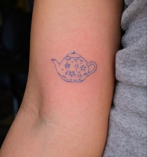 Chinese Teapot Tattoo, China Cup Tattoo, Ceramics Tattoo Ideas, Fine Line Simple Tattoo, Cottagecore Tattoos Simple, Tiny Teacup Tattoo, Tattoo Designs Drawings For Men, Tea Cup Tattoo Vintage, Tea Kettle Tattoo