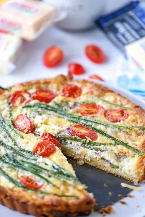 This Easy Asparagus Cheese Tart is one you will keep in your recipe box as it is delicious, filling, and easy to customize with any spring vegetables. Quiche, Pie, Asparagus And Goat Cheese, Asparagus Cheese, Cheese Tart Recipe, Easy Asparagus, Savoury Tarts, Apple Dumpling Recipe, Asparagus Tart