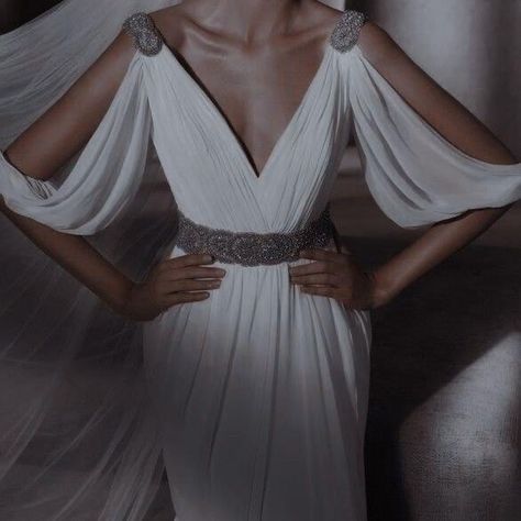 Greek Mythology Aesthetic, Mythology Aesthetic, Diamond Jewlery, Greek Goddess Dress, Greek Dress, Arcana Tarot, Goddess Outfit, Goddess Aesthetic, Goddess Costume