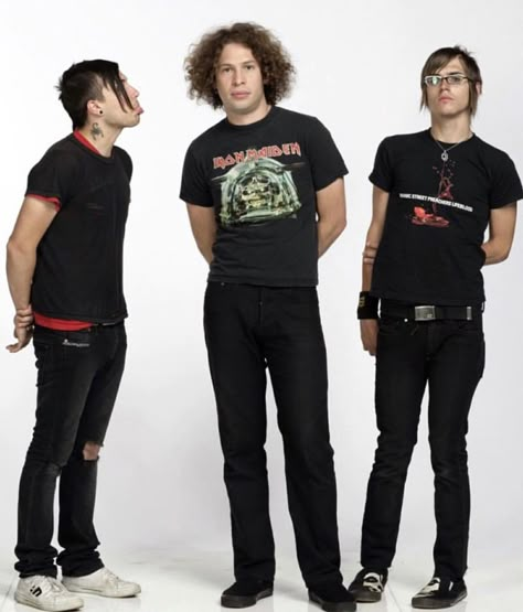 Mcr Photoshoot Revenge, Mikey Way Knees, Mcr Photoshoot, Mcr Gerard Way, Mcr Gerard, Fabulous Killjoys, The Black Parade, Good Charlotte, Emo Quartet