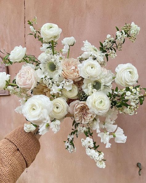 Instagram Colour Palette, Champagne Wedding Flowers, Happy Long Weekend, Blush Bridal Bouquet, Champagne Flowers, Bridal Bouquet Flowers, White Bridal Bouquet, Colorful Bouquet, Neutral Wedding