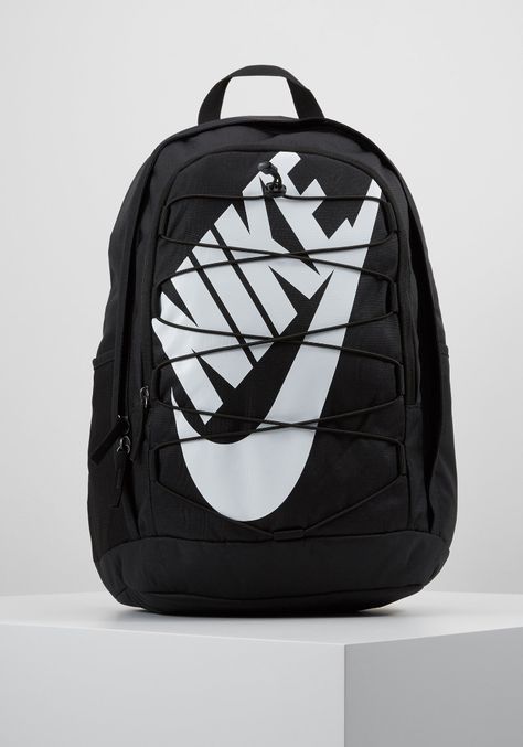 Nike Hayward Backpack, Black Nike Backpack, Nike Duffle Bag, Black Backpack School, Mochila Nike, All Black Nikes, Basketball Bag, Cute School Bags, Nike Backpack