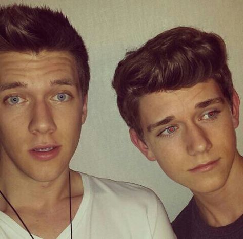 Collins Key and his brother.....ummm yes please :) #CollinsKey #AGT #Brother #Sibling #Hot #BlueEyes #Cute #WizardSwag #Keypers #CentralPark #Tuchas Devan Key, Collins Key, Brooklyn And Bailey, Fred Weasley, Dolan Twins, Attractive People, Real People, Fav Celebs, The Magicians