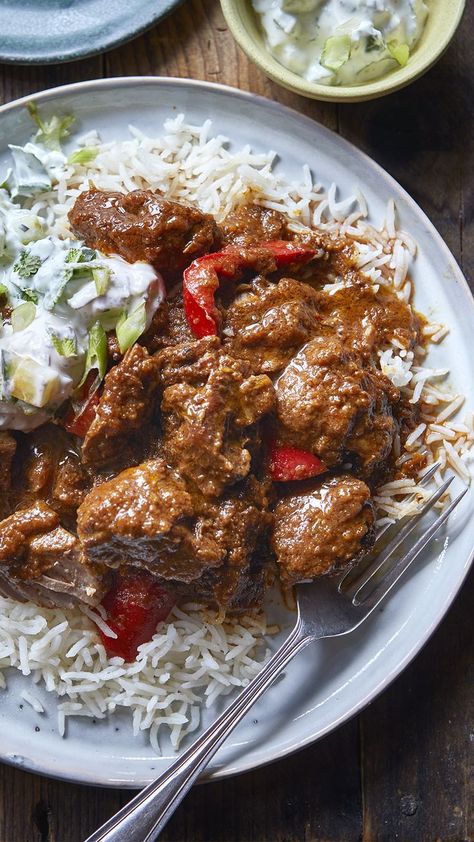 Lamb Rogan Josh, Slow Cooker Lamb, Rogan Josh, Lamb Curry, Bbc Food, Bbc Good Food, Dinner Party Menu, Elegant Dinner Party, Easy Slow Cooker Recipes