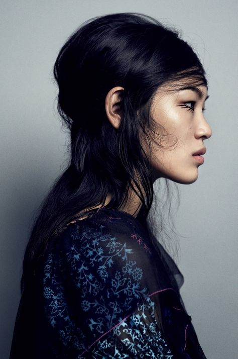 Chiharu Okunugi side /profile Asian Makeup Editorial, Japan September, Side Portrait, Denim Ideas, Vogue Japan, Vogue Korea, Side Profile, Editorial Makeup, Asian Makeup