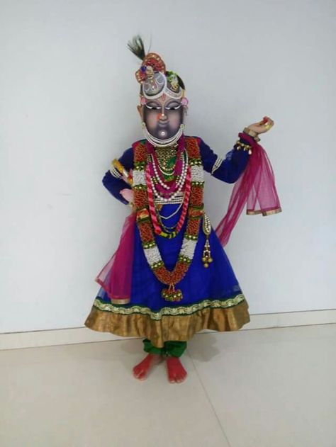 shri nath ji Funny Fancy Dress Ideas, Fancy Dress Competition Ideas For Boys, Jalaram Jayanti, Shri Nath Ji, Indian Fancy Dress, Funny Fancy Dress, Train Costume, Fancy Dress Costumes Kids, Kids Playrooms