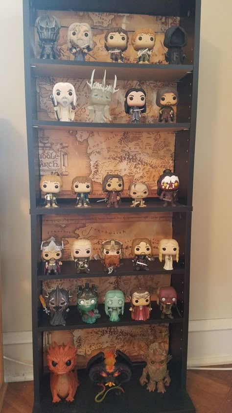 Funko Display Ideas, Funko Pop Display Ideas, Игрушки Funko Pop, Nerd Decor, Funko Pop Display, Nerd Room, Ultimate Man Cave, Action Figure Display, Lotr Art