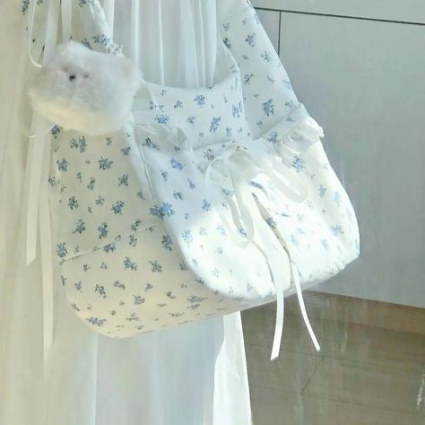 Miyagawa 2024 Spring Floral New Single Shoulder Crossbody Bag with Bow Cute Korean Style Cloth Bags for Women - AliExpress 1524 Shoulder Bag Aesthetic Outfit, Purses Aesthetic, Aesthetic Student, Shoulder Bag Aesthetic, Pretty Tote Bags, Leather School Backpack, Kawaii Bag, Kawaii Bags, My Style Bags