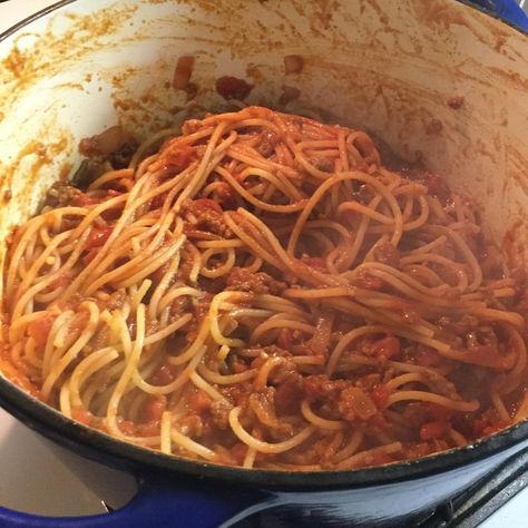 Spaghetti Aesthetic Instagram, Old School Spaghetti, Spaghetti Aesthetic, Meat Sauce Spaghetti, Old School Soul Food, Spaghetti And Meat Sauce, Spaghetti Night, Medieval Kingdom, Microwave Dinners