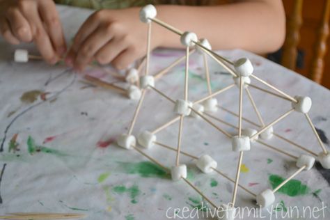 Get down to the basics with this simple STEAM building challenge, Marshmallow Engineering. It's fun, open-ended, and a great way to learn. Marshmallow Catapult, Marshmallow Activities, Simple Stem Challenges, School Science Experiments, Building Challenge, Stem Experiments, All About Me Preschool, Steam Projects, Stem Classroom