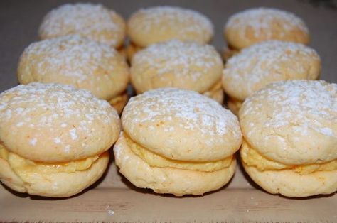 A melt in the mouth afternoon tea treat, or for when guests pop in. Kingston Biscuits, Custard Cream, Cream Biscuits, Biscuit Recipes, Australia Food, Custard Powder, British Baking, Biscuit Cookies, Easy Cookie Recipes