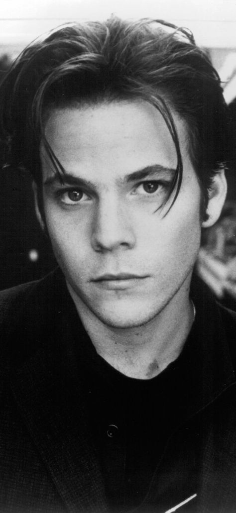 Stephen Dorff 1994 Backbeat Ian Hart, Stephen Dorff, Life Of Kylie, Soul Asylum, Jennifer Ehle, Nowhere Boy, Sheryl Lee, The Artist Movie, Bass Guitarist