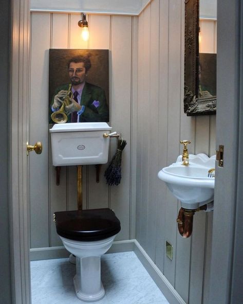 Ultimate #bathroomgoals in the new St. John's showroom. Classic style with brass details and a beautiful Carrara marble floor from our sister company @floorsofstone #deVOLStJohnsSquare Victorian Toilet, Small Downstairs Toilet, Vintage Toilet, Downstairs Cloakroom, Devol Kitchens, Toilet Sink, Victorian Bathroom, Downstairs Toilet, Bad Inspiration