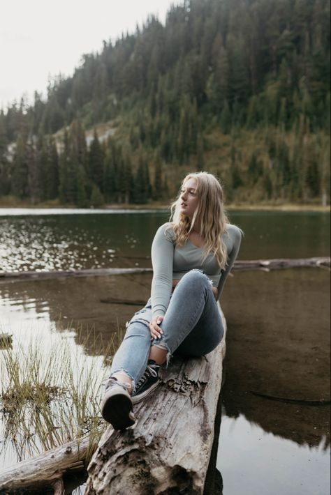 Fall Lake Senior Pictures, Outdoorsy Senior Pictures, Senior Picture Ideas River, Senior Pictures Creek, Sinor Pictures Ideas, Photoshoot Prompts, Mountain Picture Ideas, Unique Senior Picture Ideas Creative, Truck Senior Pictures