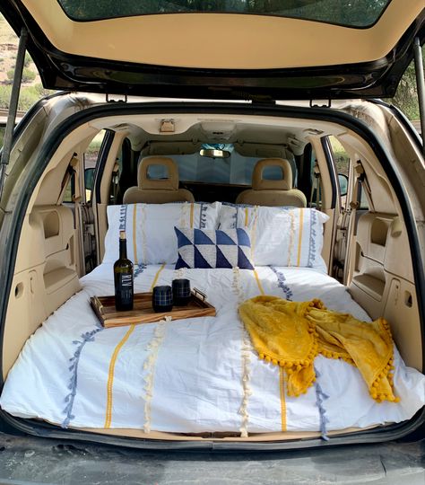 This romantic little SUV camper conversion fits a full size bed and a whole lot of adventure. A tiny taste of the weekend van life out West 🏕 Suv Van Life, Suv Life, Car Camping Suv, Camper Suv, Suv Bed, Suv Conversion, Jeep Bed Camping, Suv Camping Ideas, Camping In Your Suv