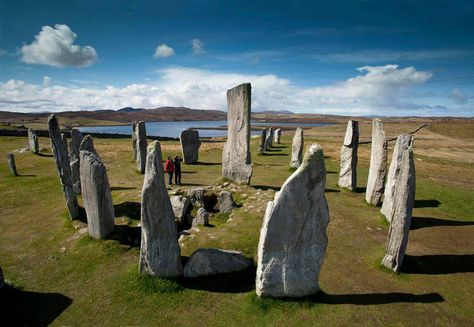 Callanish, Craigh na Dun Foreign Places, Outlander Locations, Scotland Vacation, Stone Circles, Scotland Trip, Isle Of Arran, Stone Circle, Standing Stones, Celtic Heritage