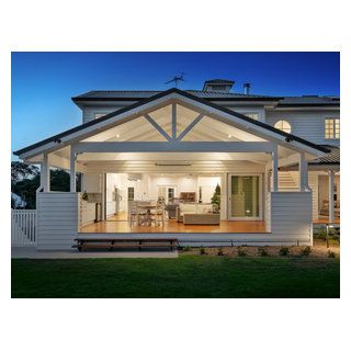 Norman Park - Traditional - Deck - Brisbane - by Saunders Building Company Pty Ltd | Houzz AU Queenslander Homes Exterior, Hampton Exterior, Hamptons Patio, Modern Queenslander, Hamptons House Exterior, Room Ideas For Men, Vibey Apartment, Hampton Style Home, Room Ideas For Men Bedroom