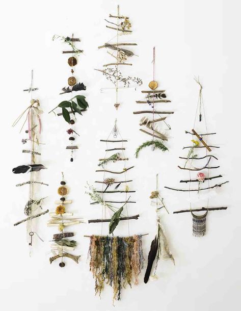 witchesladder Witchy Wall Hanging Diy, Nature Witch Crafts, How To Make A Witches Ladder, Witchy Curtain Ideas, Witchy Bohemian Decor, Witch's Ladder Diy, Crafts With Branches And Twigs, Witch Ladder How To Make A, Witches Ladder Spell