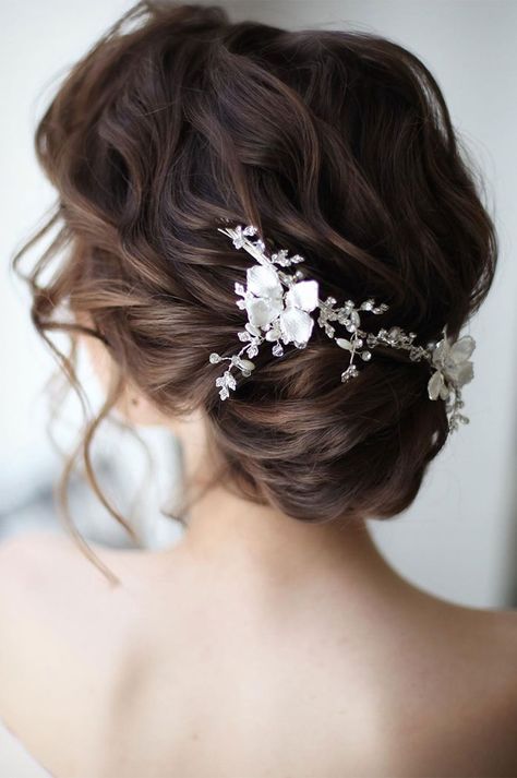 100 Beautiful updo hairstyles , wedding updos, bridal updos ,messy updo hairstyles ,hairstyle #hairstyle #weddinghair #updo #upstyle elegant bridal hairstyle Long Hair Wedding Updos, Updos With Braids, Messy Updo Hairstyles, Updos Bridal, Hairstyles For Weddings, Bridal Updos, Messy Hair Updo, Black Wedding Hairstyles, Hairstyle Hairstyle