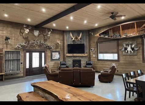 Lodge Man Cave, Hunters Basement Man Cave, Western Style Basement, Deer Lodge Decor, Man Cave Deer Mounts, Hunting Garage Ideas, Barndominium Man Cave, Hunting Lodge Interiors Rustic, Man Cave Hunting Room