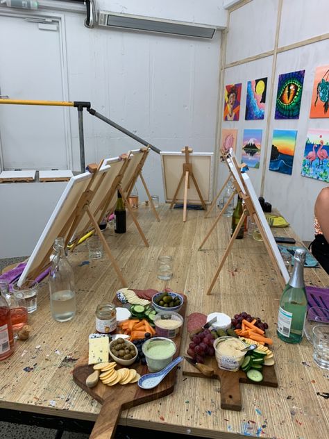 Paint Party Charcuterie Board, Artsy Bachelorette Party Ideas, Art Party Aesthetic, Art Dinner Party, Paint Night With Friends, Bachelorette Paint And Sip, Art And Wine Party Ideas, Paint And Sip Decor, Pasta And Paint Party