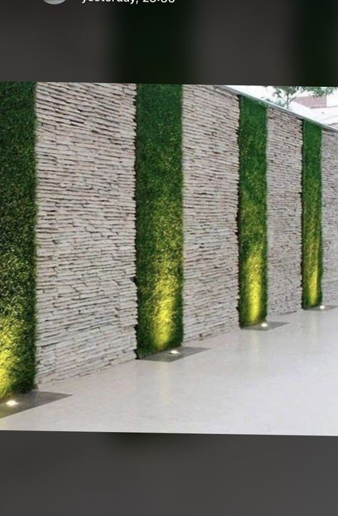 Terrace Garden Wall Design, Outdoor Greenery Wall, Boundary Wall Design Exterior, Outdoor Feature Wall, Kolam Koi, Artificial Grass Wall, Garden Wall Designs, Front Wall Design, Green Wall Decor