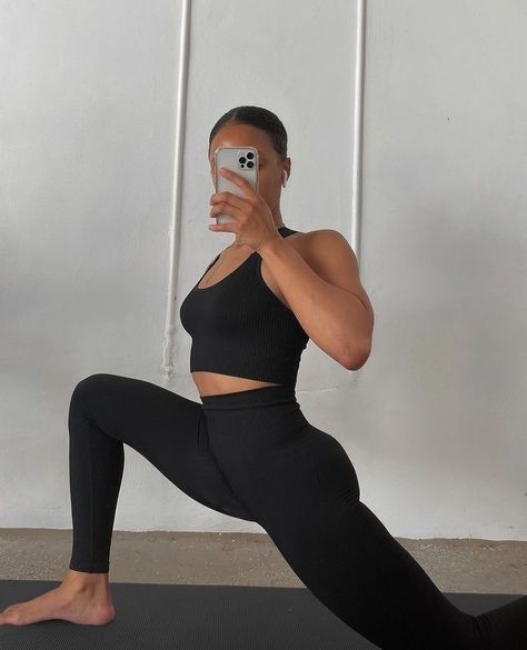 Mrs.Degree on Tumblr Fitness Vision Board, Yoga Aesthetic, Outfit Gym, Outfit Yoga, Black Femininity, Fitness Inspiration Body, Healthy Girl, Healthy Lifestyle Inspiration, Girl Fits