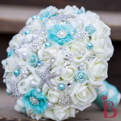 Tiffany Blue Weddings, Wedding Themes Ideas, Aqua Blue Wedding, Blue Beach Wedding, Jeweled Bouquet, Tiffany Blue Wedding, Brooch Wedding, Sea Wedding, Ocean Wedding