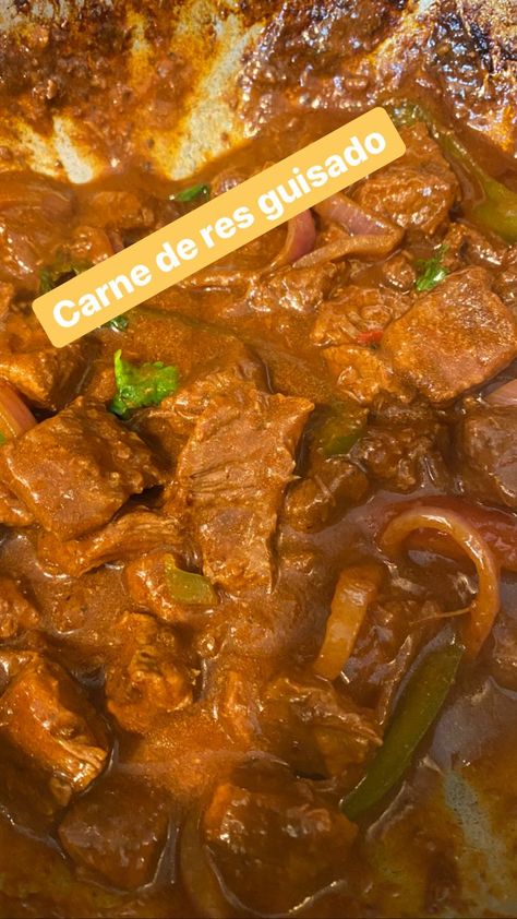 Spanish Stew Beef Recipes, Bistec Guisado Dominicano, Dominican Beef Recipes, Dominican Stewed Beef, Crockpot Dominican Recipes, Carne Guisada Dominicana, Carne Guisada Salvadoreña, Spanish Stewed Beef, Dominican Carne Guisada