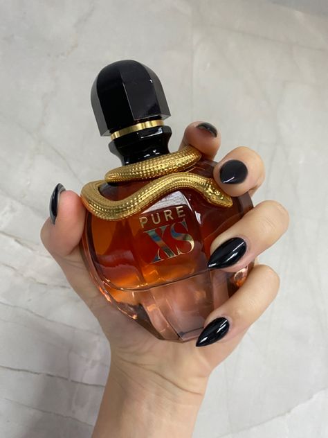 My favourite dark feminine scent Dark Perfumes For Women, Dark Fragrance, Embracing Dark Feminine, Dark Fem Perfume, Dark Feminine Parfum, Feminine Fragrance, Perfume Bottles, Fragrance, Beauty