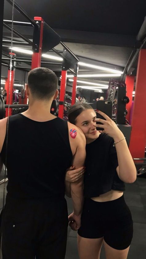 Couples Gym Pictures, Gym Couple, Gym Partner, Gym Crush, Rogue Fitness, Gym Pictures, Gym Aesthetic, Gym Photos, Partner Workout