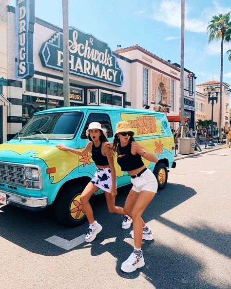 Pidżama Party, Foto Disney, Best Friend Photoshoot, Photographie Inspo, Best Friend Photos, Cute Friend Pictures, Bff Goals, Bestie Goals, Halloween Costumes College