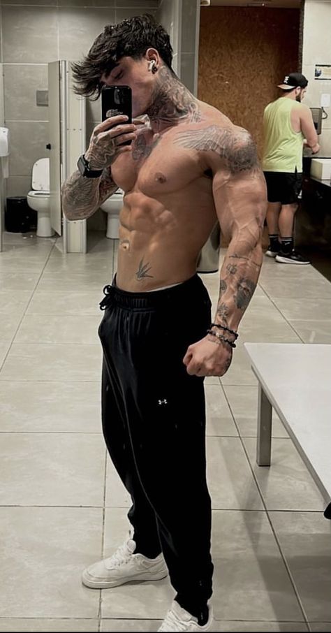 Aesthetic Body Men Workout, Men Physique Aesthetic, Gym Poses For Men, Gym Guy Aesthetic, Lean Body Men, Male Body Shapes, Gym Men Motivation, Pack Workout, Aesthetic Physique