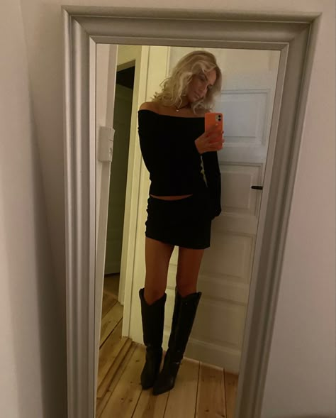 Bday Night Outfit, Europe Clubbing Outfit Winter, Mini Dress Outfits Party, Scandinavian Dinner Outfit, Copenhagen Night Outfit, Club Outfit Boots, Party Outfit Mini Skirt, Stockholm Dinner Outfit, Uk Going Out Outfits