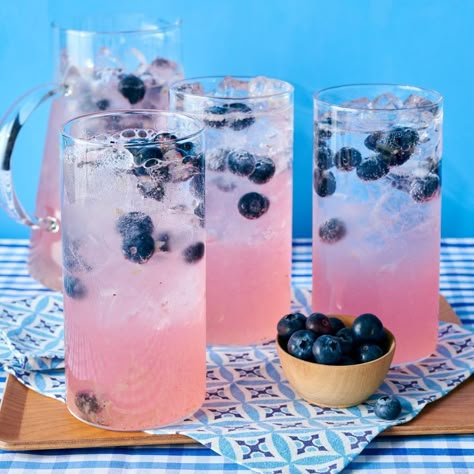 pioneer woman blueberry lemonade recipe Sparkling Blueberry Lemonade, Best Sides For Bbq, Easy Spring Cocktails, Red Potato Salad Recipe, Labor Day Recipes, Best Summer Recipes, Firework Show, Spritzer Recipes, Summertime Salads