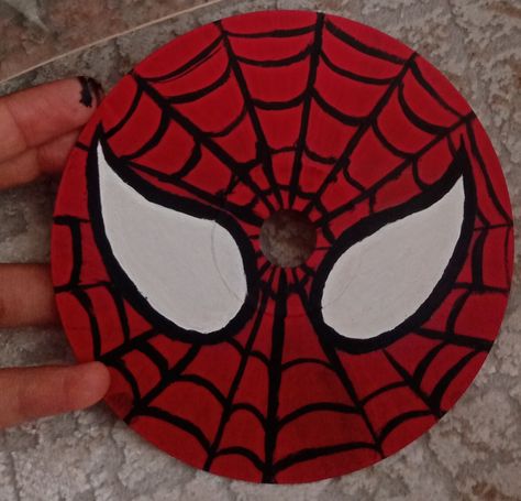 Diy Spiderman Room Decor, Spiderman Room Decor, Spiderman Painting, Spiderman Decorations, Spiderman Room, Cd Wall Art, Vinyl Art Paint, Cd Painting, Cd Diy