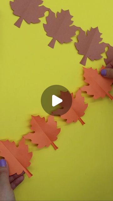 Fall Leaves Garland Diy, Paper Leaves Diy Tutorials, How To Make Leaves Out Of Paper, Diy Leaf Garland, Diy Leaf, Classroom Charts, Fall Leaf Garland, Diy Leaves, Winter Leaves