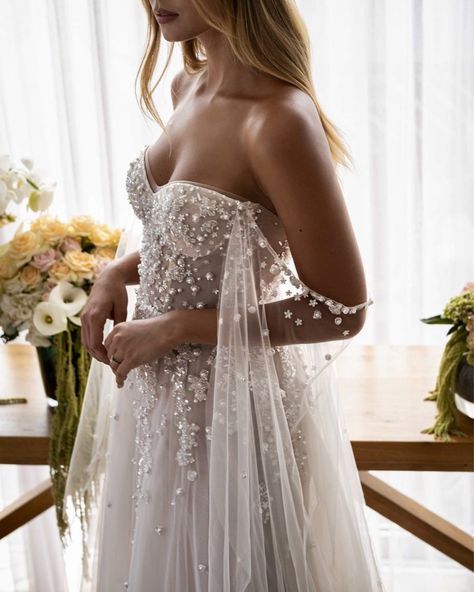 Wedding Renewal Dress 20 Years, Open Back Wedding Dresses, Pearl Wedding Dress, Wedding Dress Fabrics, Dream Wedding Ideas Dresses, A Wedding Dress, Pretty Wedding, Pearl Wedding, Tulle Wedding Dress