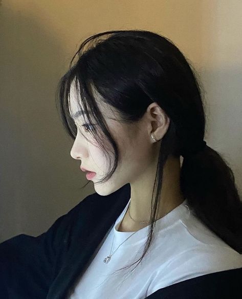 beautiful korean girl side profile ponytail white tee Ponytail Black Hair, Asian Side Profile, Hairstyles Korean, Ponytail Aesthetic, Side Profile Woman, Perfect Side Profile, Pretty Nose, Korean Face, Perfect Nose