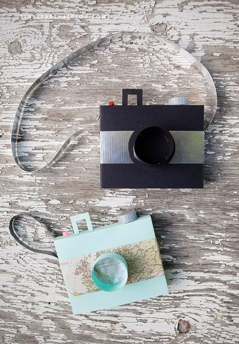 Simple DIY handmade toy camera How To Make A Camera, Camera Diy, Diy Camera Craft, Camera Out Of Cardboard, How To Make A Camera Out Of Cardboard, Diy Cardboard Camera, Diy Camera Craft With Photos, Cardboard Camera Diy, Wooden Camera Toy Diy