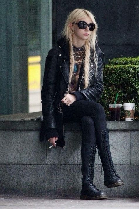 Taylor Momsen Outfits, Taylor Momsen Style, Taylor Momson, Zoo Outfit, Taylor Michel Momsen, Jenny Humphrey, Pretty Reckless, Rocker Girl, The Pretty Reckless